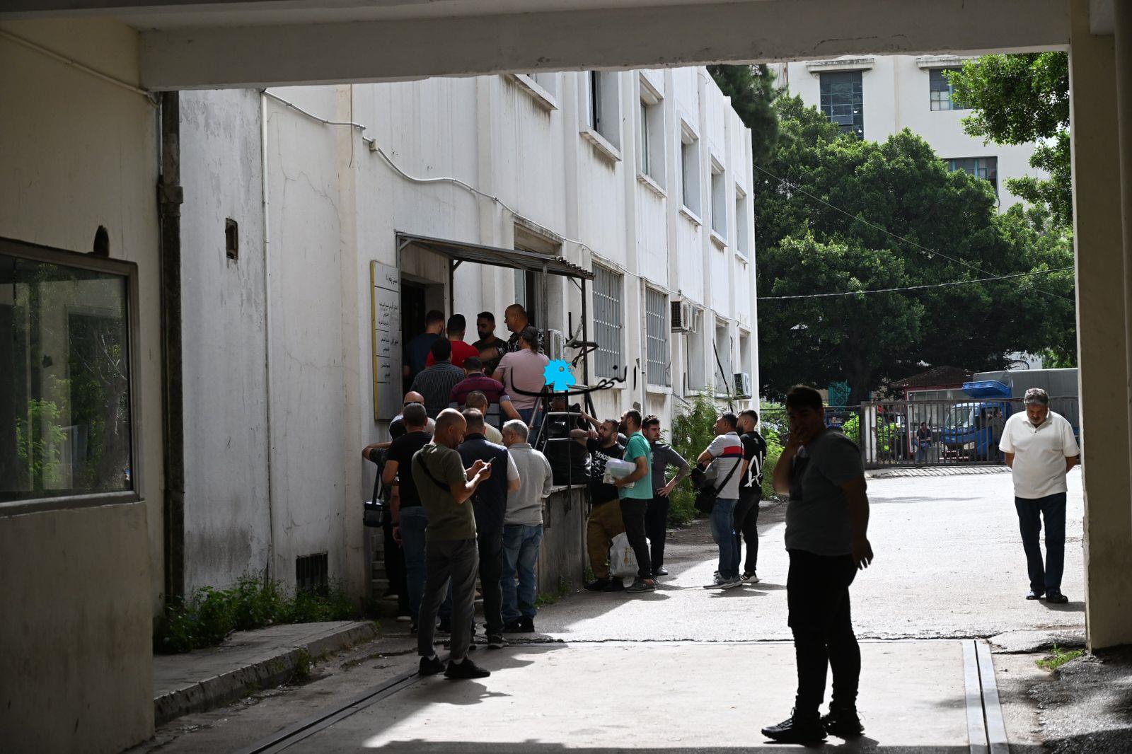 تراجع حركة إقامة الحواجز في بيروت وازدحام في مصلحة تسجيل السيارات (صور - فيديو)